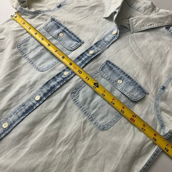 J. Crew Everyday Chambray Shirt in Bleached Out Wash Women Size 6 - Picture 3 of 10